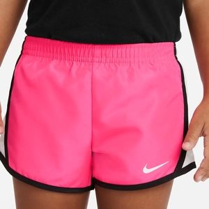 🆕️ Nike Short in Hyper Pink